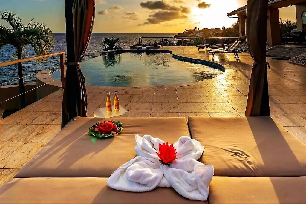 Villa Magic Time - Oceanfront Willibrordus