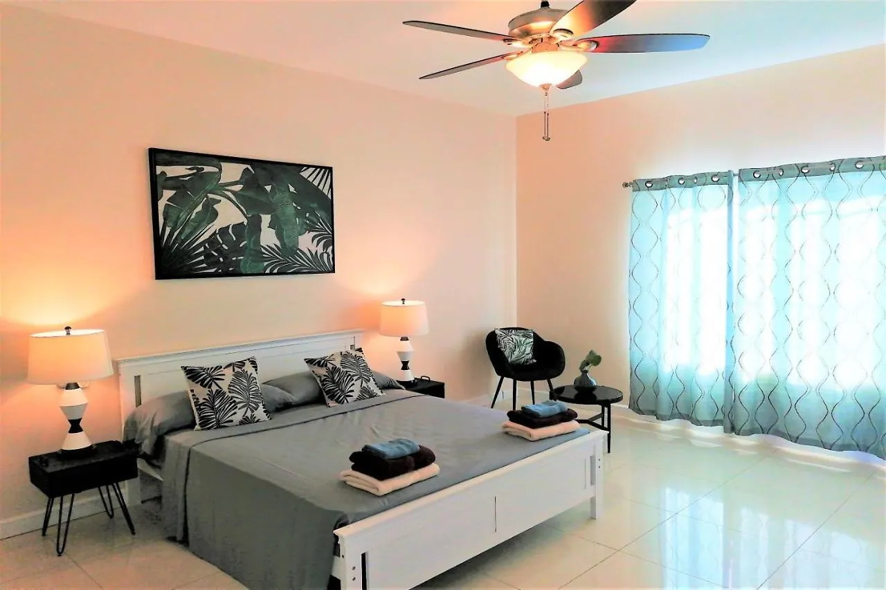 Villa Magic Time - Oceanfront Willibrordus